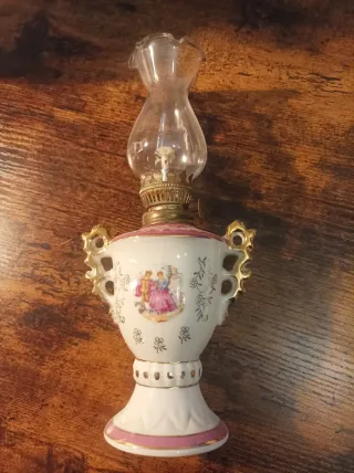 Juego de 3 jarrones y lámpara de aceite