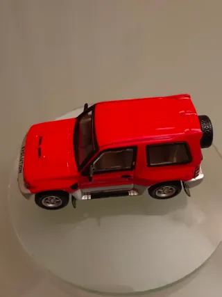 Coche de juguete rojo Evolution