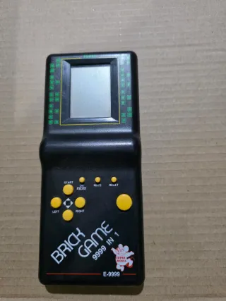 Consola Brick Game 9999 en 1