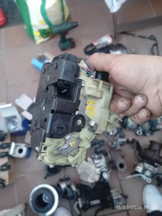 Lote de piezas de coche