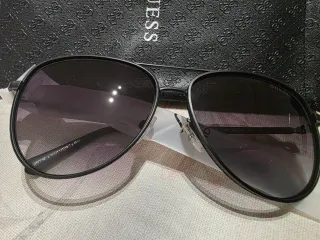 Gafas de Sol Guess Aviador Negro