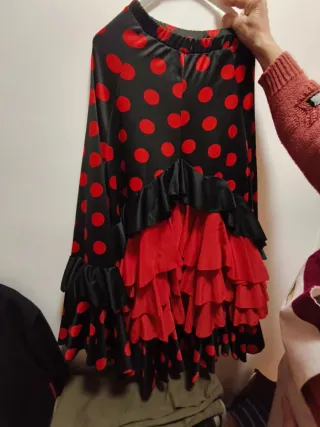 Vestido Sevillana lunares rojo y negro