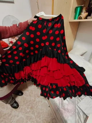 Vestido Sevillana lunares rojo y negro