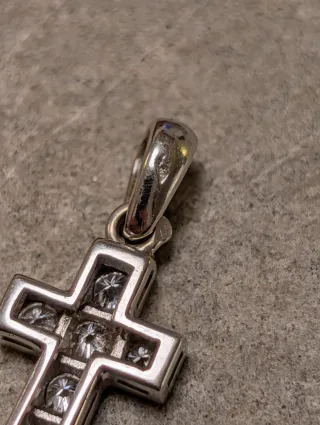 Colgante Cruz Oro y Diamantes