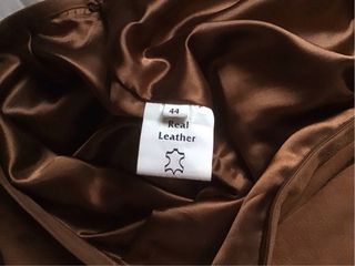 Gonna in vera pelle scamosciata asimmetrica