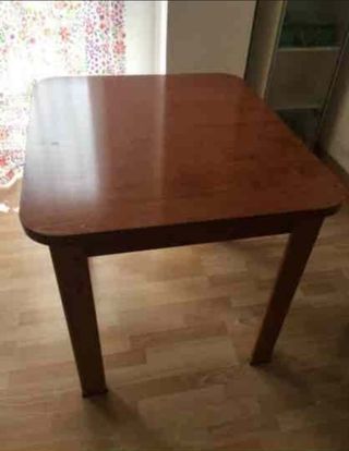 Mesa extensible de madera de comedor