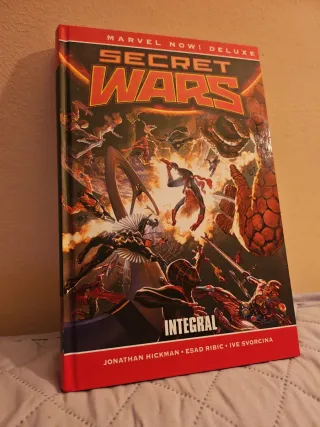 Marvel now! deluxe Secret Wars. Integral