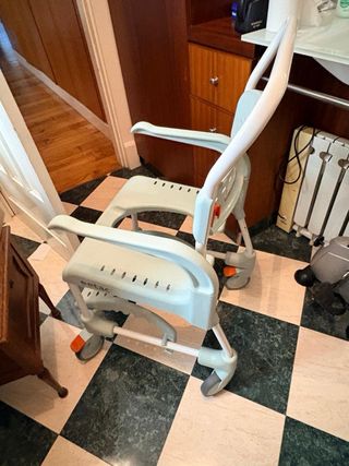 Silla de ducha y WC Etac Clean - NUEVA