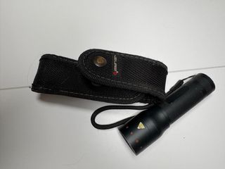 Linterna LED Lenser P7 con funda