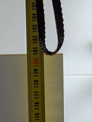 Mueble de baño blanco alto