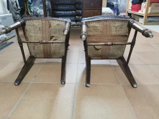 Juego de 2 sillas antiguas de madera