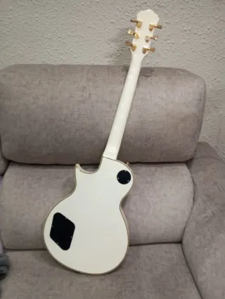Guitarra  Les Paul Blanca con EMGs 81-85