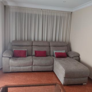 Sofá chaise longue gris casi nuevo