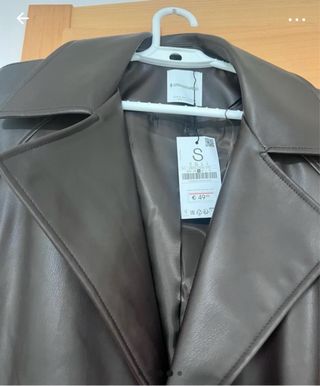 Abrigo trench marrón Stradivarius Talla S
