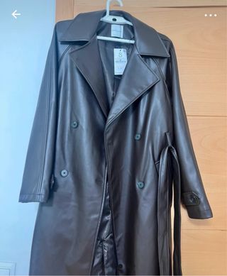 Abrigo trench marrón Stradivarius Talla S