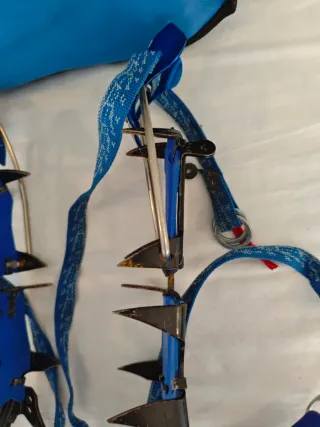 Piolet Simond 64cm y Crampones semiautomáticos