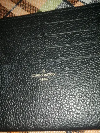 Tarjetero billetero Louis Vuitton Negro