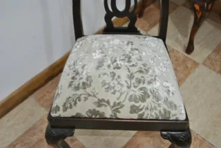 Antigua silla estilo Reino Ana