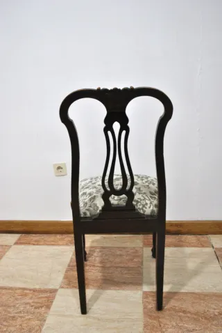 Antigua silla estilo Reino Ana