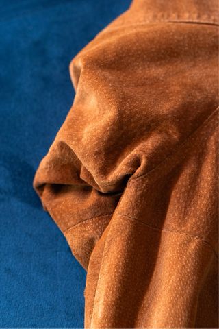 Chaqueta de piel color naranja