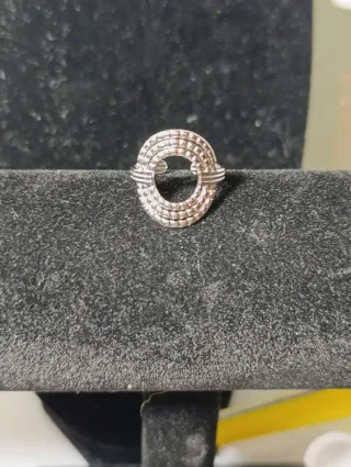 Anillo ajustable acero plateado diseño geométrico