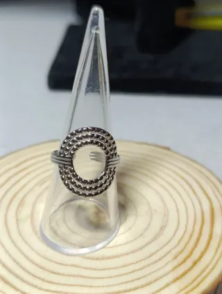 Anillo ajustable acero plateado diseño geométrico