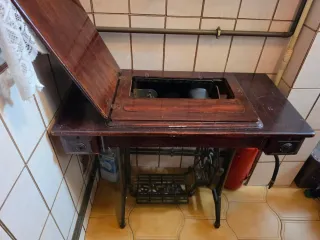 Máquina de coser Sigma antigua