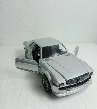 Mercedes 450 SC 1/24 Burago