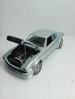 Mercedes 450 SC 1/24 Burago