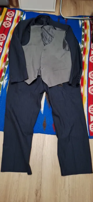 Traje de hombre talla 49 azul y gris