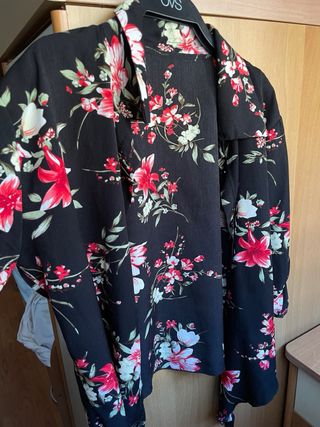 Blusa elegante floreale nera taglia S