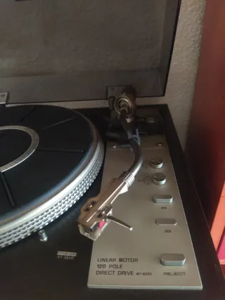 Plato tocadiscos FISHER MT-6225