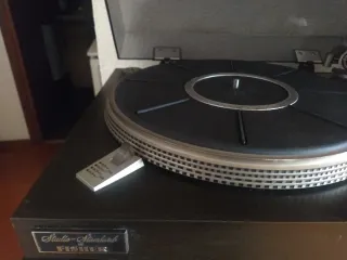 Plato tocadiscos FISHER MT-6225