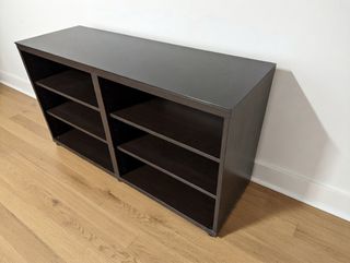 Estructura besta con baldas, superficie de cristal