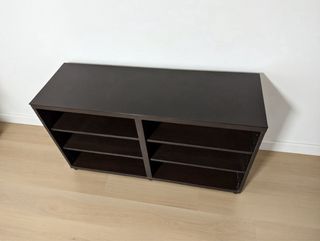 Estructura besta con baldas, superficie de cristal