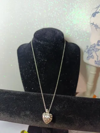 Collar de acero de Corazones