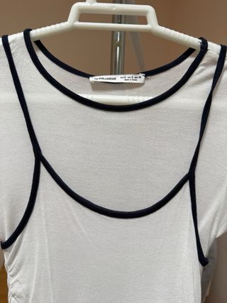 Camiseta blanca manga corta con tirantes