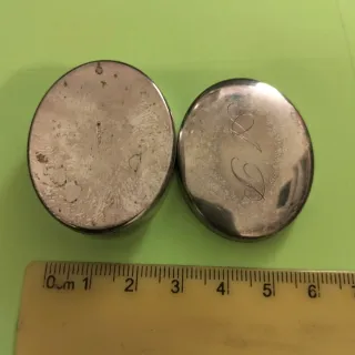 Scatola in argento 800 con iniziali