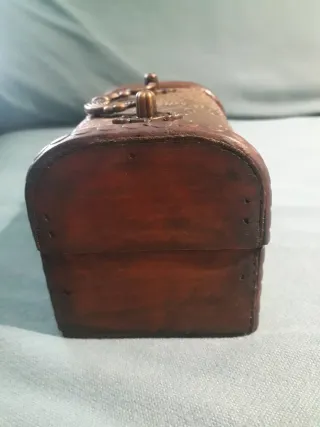 Cofre de madera decorado
