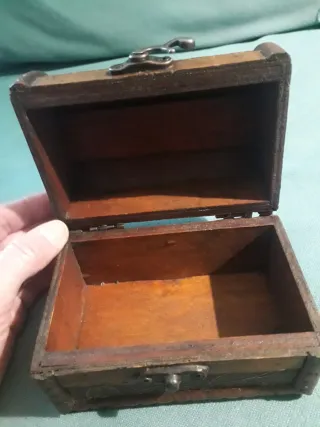 Cofre de madera decorado