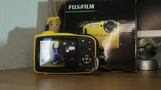 Cámara Fujifilm XP80 Amarilla y Negra