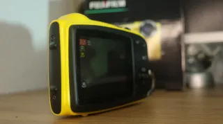 Cámara Fujifilm XP80 Amarilla y Negra