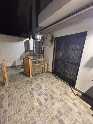 Vivienda planta baja con dos patios