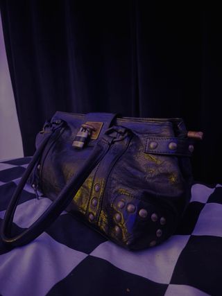 “Bolso piel auténtica Carla Sade vintage tachuelas