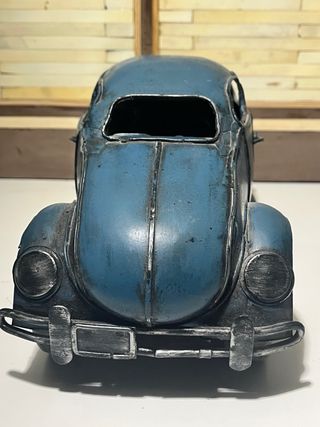 • PRECIOSO COCHE DE CHAPA •