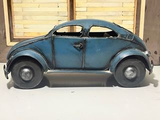 • PRECIOSO COCHE DE CHAPA •