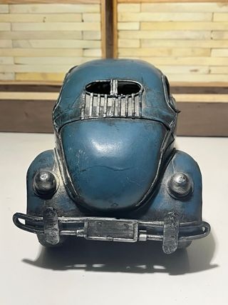 • PRECIOSO COCHE DE CHAPA •