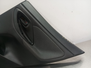 GUARNECIDO PUERTA TRASERA DERECHA TOYOTA YARIS CR