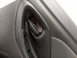 GUARNECIDO PUERTA TRASERA DERECHA TOYOTA YARIS CR