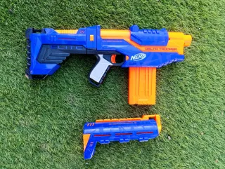 Pistola Nerf Delta Trooper Azul y Naranja